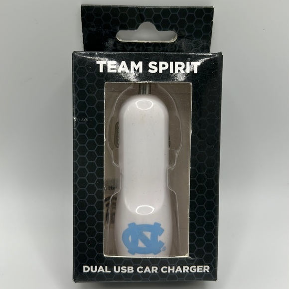 University of North Carolina Dual USB Car Charger - Picture 2 of 4